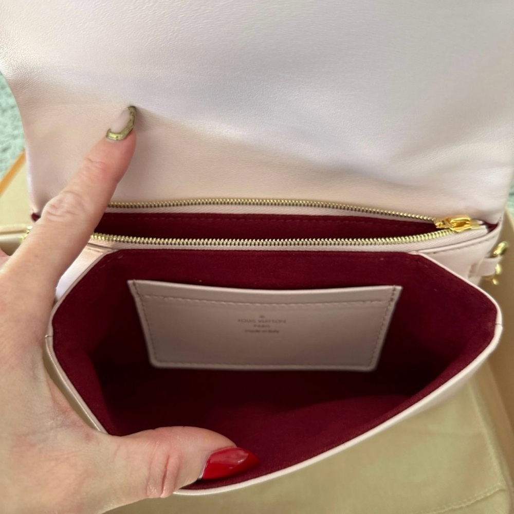 Louis Vuitton Rose PO COUSSIN - Picture 7 of 8